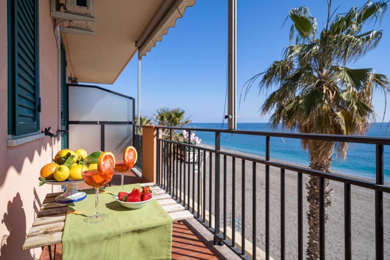 דירות לטויאני Loft Balcone Sul Mare מראה חיצוני תמונה