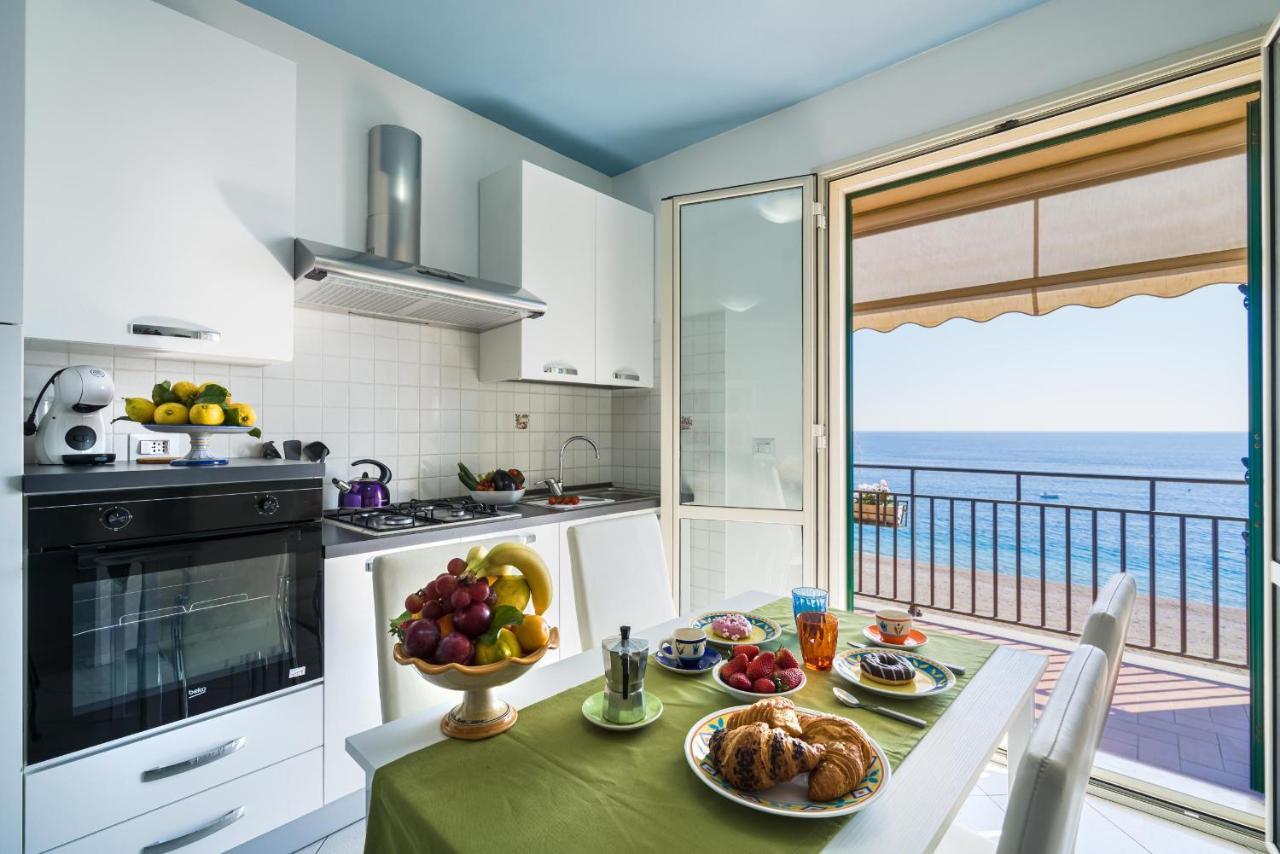 דירות לטויאני Loft Balcone Sul Mare מראה חיצוני תמונה