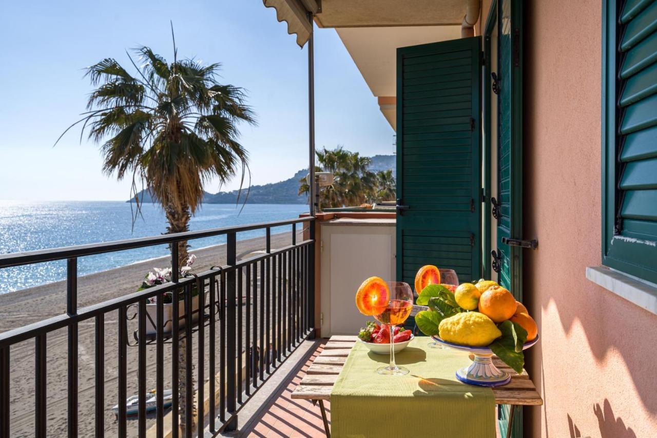 דירות לטויאני Loft Balcone Sul Mare מראה חיצוני תמונה
