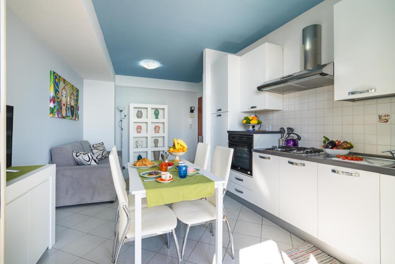 דירות לטויאני Loft Balcone Sul Mare מראה חיצוני תמונה